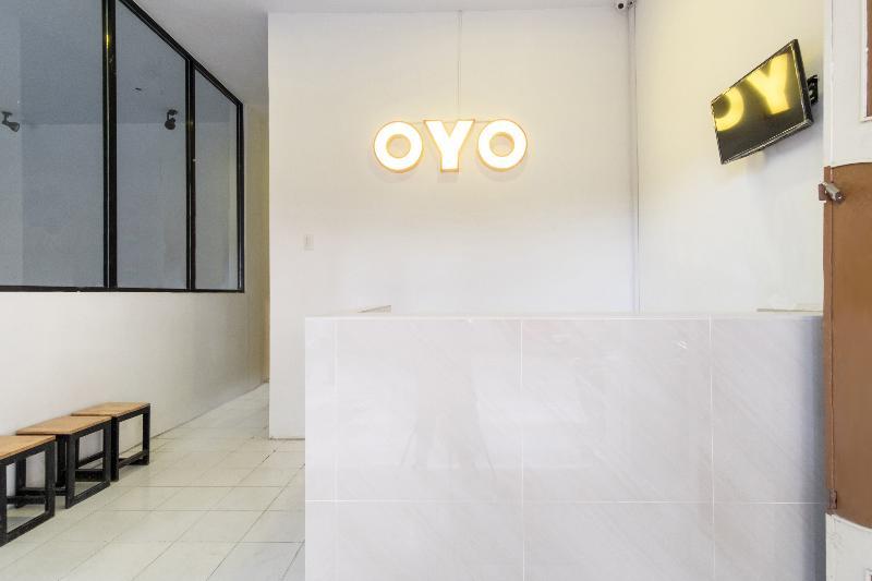 Oyo835大都会家庭旅馆 棉兰 外观 照片