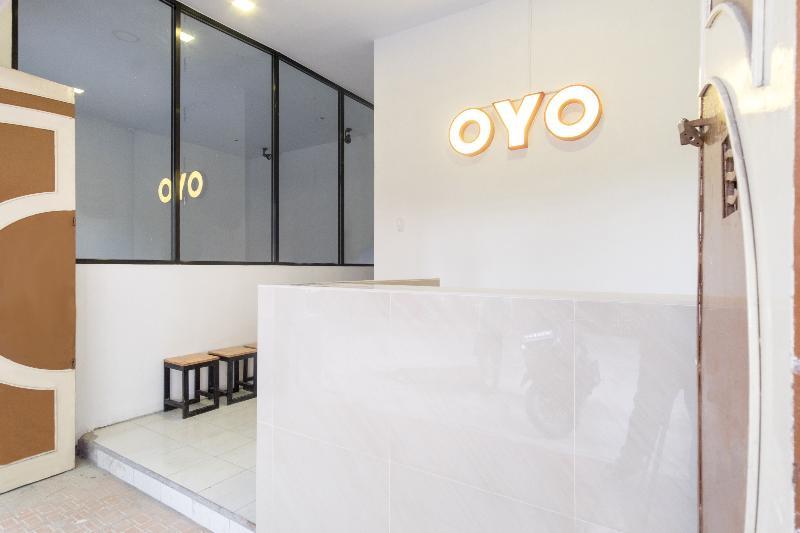 Oyo835大都会家庭旅馆 棉兰 外观 照片